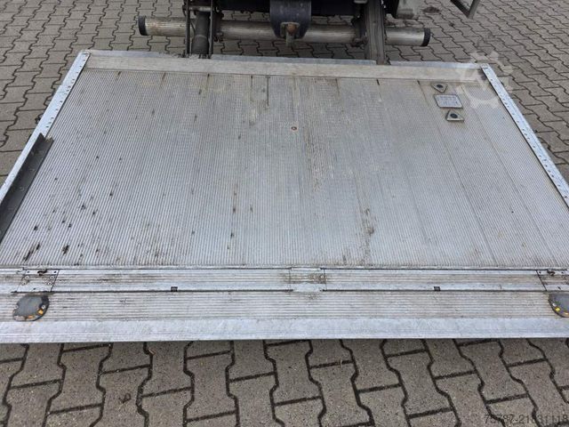 Box van IVECO 72-210 KJoffer mit Ladebordwand,AHK, Blatt/ Luft