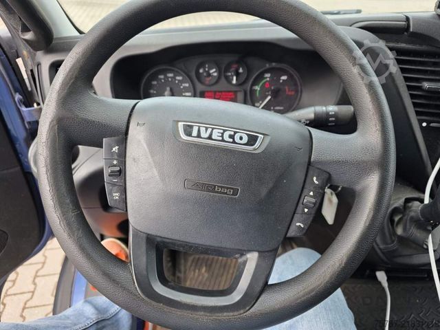 Box van IVECO 72-210 KJoffer mit Ladebordwand,AHK, Blatt/ Luft