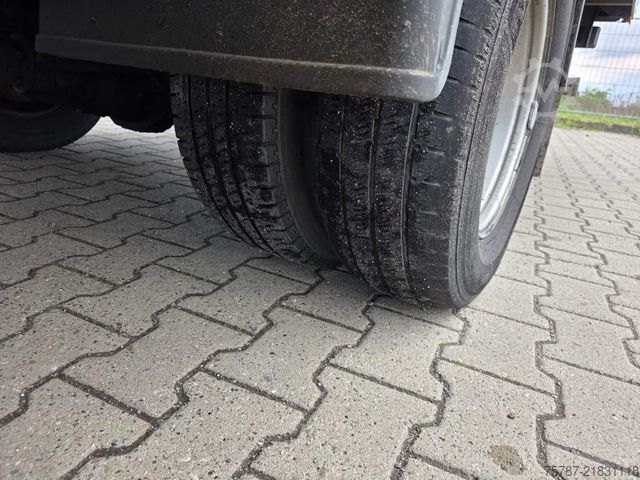 Box van IVECO 72-210 KJoffer mit Ladebordwand,AHK, Blatt/ Luft