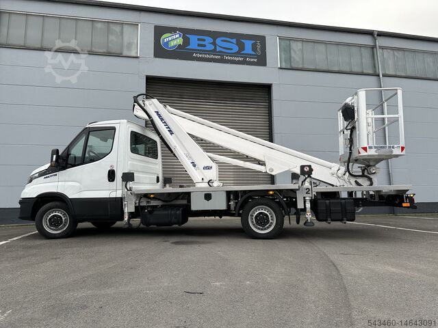 Multitel MT162 on Iveco Daily 3.5t truck riser Multitel MT 162