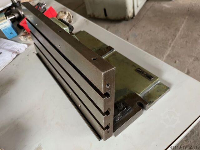 Sine table for cross milling, tiltable sideways  