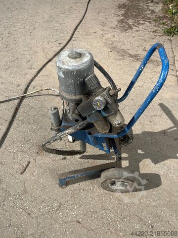 Farm sprayer & agricultural spray pump Grao H 32