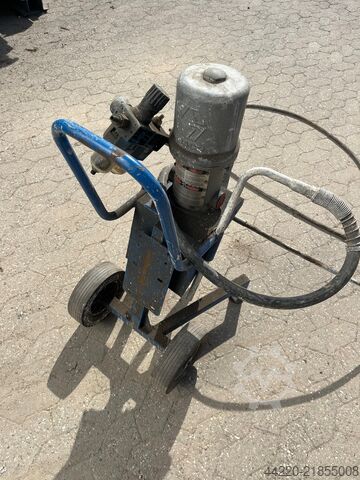 Farm sprayer & agricultural spray pump Grao H 32