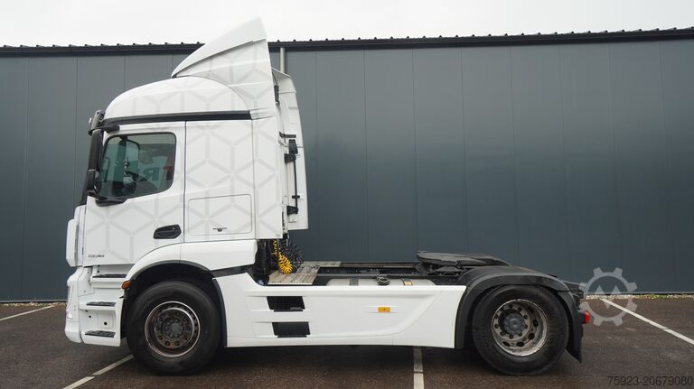 Standard-SZM Mercedes-Benz Actros 1936 tractor unit