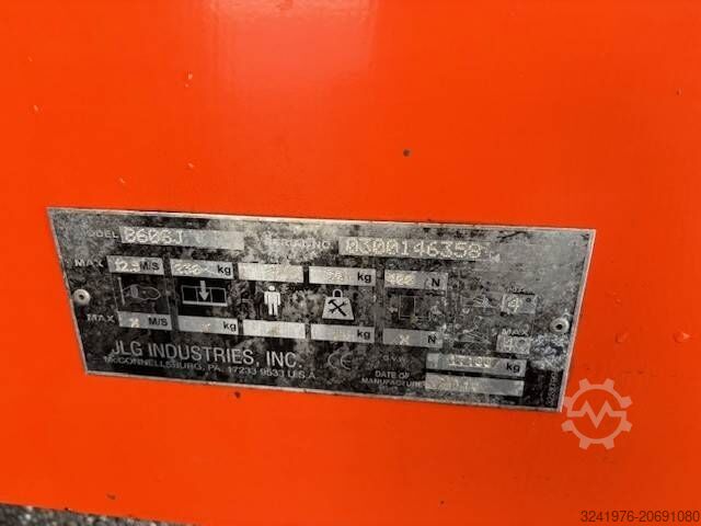 Telescopic boom lift JLG 860 SJ