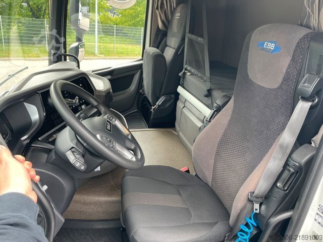 Standard tractor unit DAF FT XF 530 NGD, Kipphydraulik