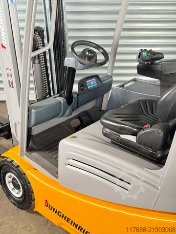 Electric 3-wheeler Jungheinrich EFG 216k - Service Neu - Triplex - Batterie 80%