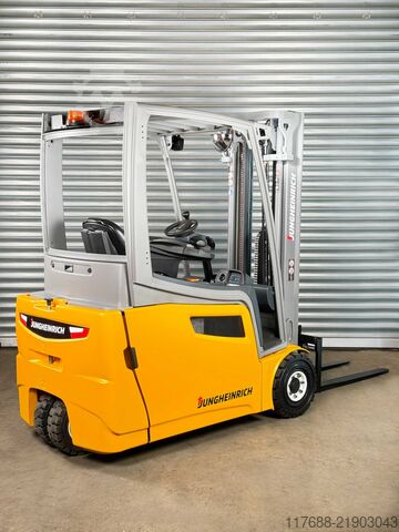 Electric 4-wheeler Jungheinrich EFG 218k -Service Neu - Freihub - Batterie 85%