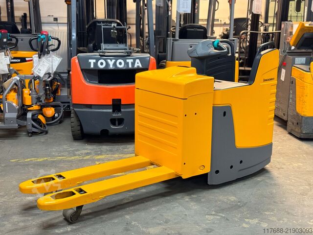 No pallet truck driver Jungheinrich ERE 225 - Service Neu - Batterie 86%