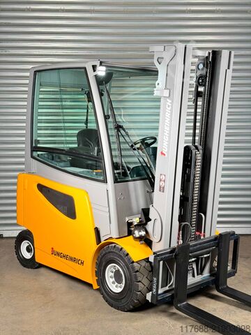 Electric 4-wheeler Jungheinrich EFG 425k - Service Neu - Lithium Schnellladegerät