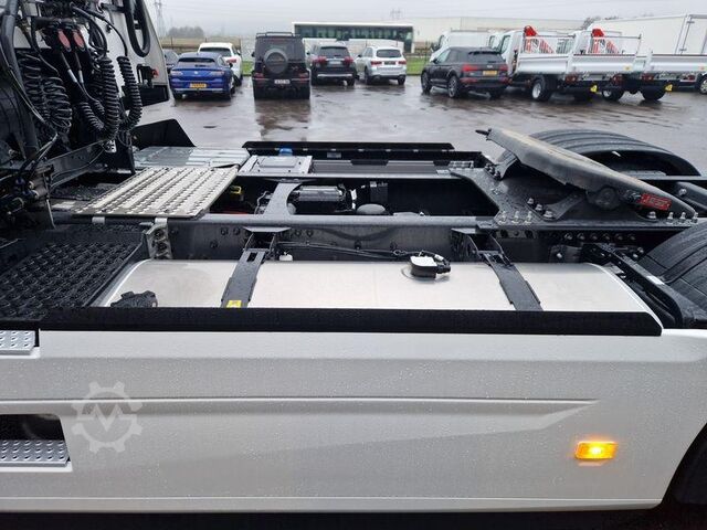 Standard tractor unit Renault T-Series