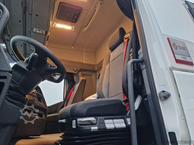 Standard tractor unit Renault T-Series