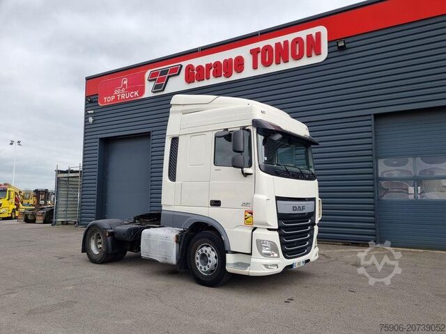 Standard tractor unit DAF XF460