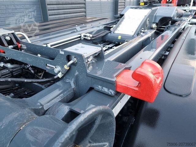 Tipper truck Iveco X-WAY