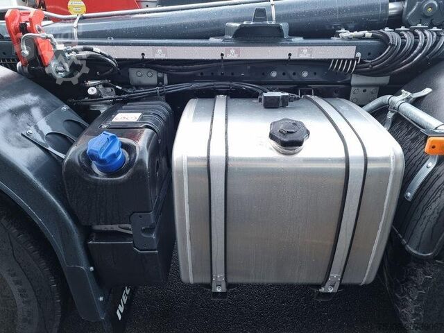 Tipper truck Iveco X-WAY