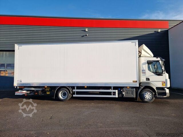 Box truck Renault D-Series