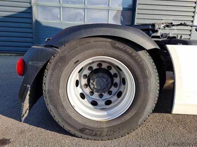 Standard tractor unit DAF XF