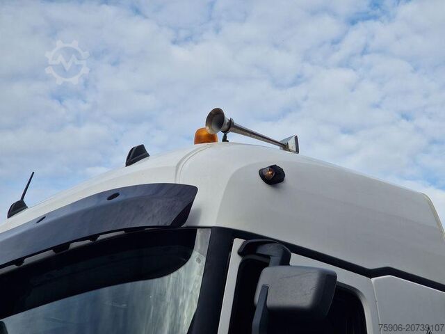 Standard tractor unit Renault C-Series