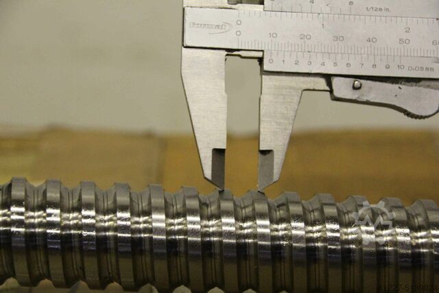 Ball screw with nut NTN Gewindelänge 482 mm