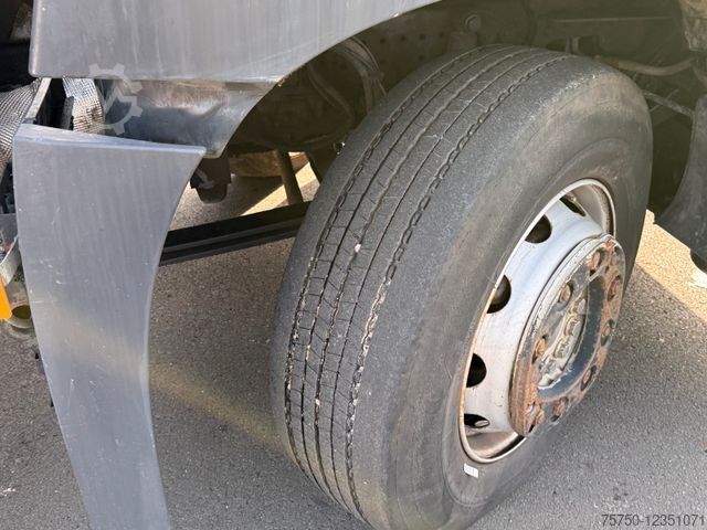 Truck chassis MERCEDES-BENZ Antos 2533 6x2 Fahrgestell
