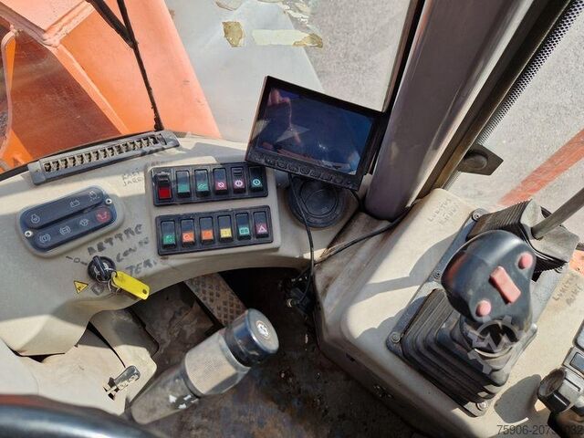 Knicklader Hitachi LX170E