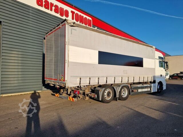 Wechselkoffer-Sattelauflieger MAN TGX
