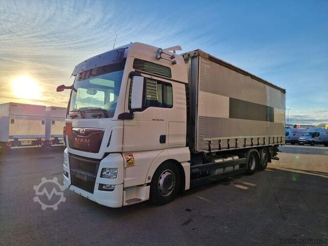 Wechselkoffer-Sattelauflieger MAN TGX