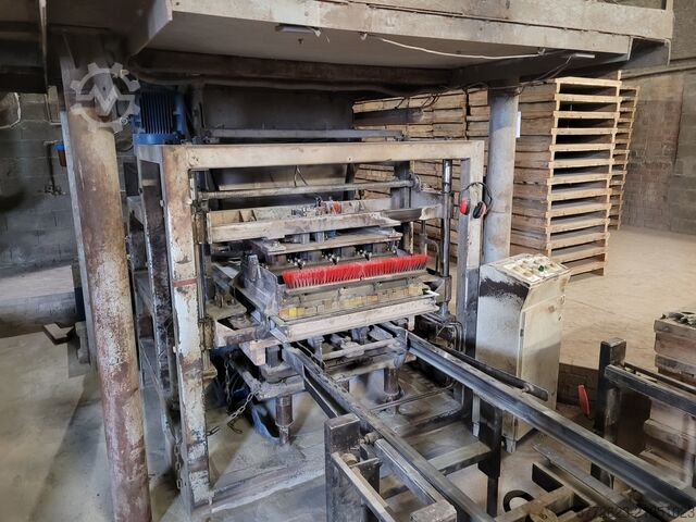Concrete block - manufacturing plant LM Metalika Vibropress