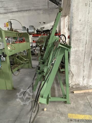 *RESERVIERT* Vertikale hydraulische Presse für Fenster- und Türrahmen
