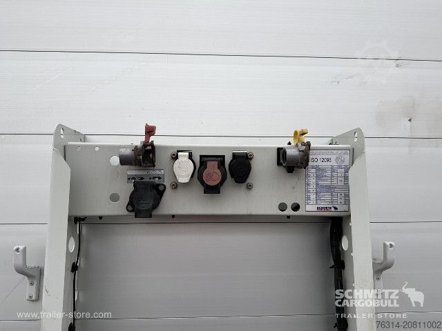 Auflieger mit Pritsche & Plane Schmitz Cargobull Curtainsider Mega Getränke