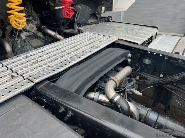 Standard SZM MAN TGX 18.470 4x2 BLS