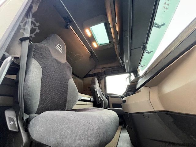 Standard SZM MAN TGX 18.470 4x2 BLS