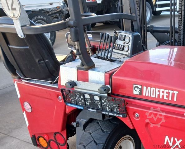 Geländestapler MOFFETT 4 Wege Mitnahmestapler M4 25.4 /ALLRAD nur 650h