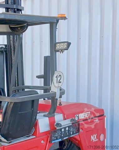 Geländestapler MOFFETT 4 Wege Mitnahmestapler M4 25.4 /ALLRAD nur 650h