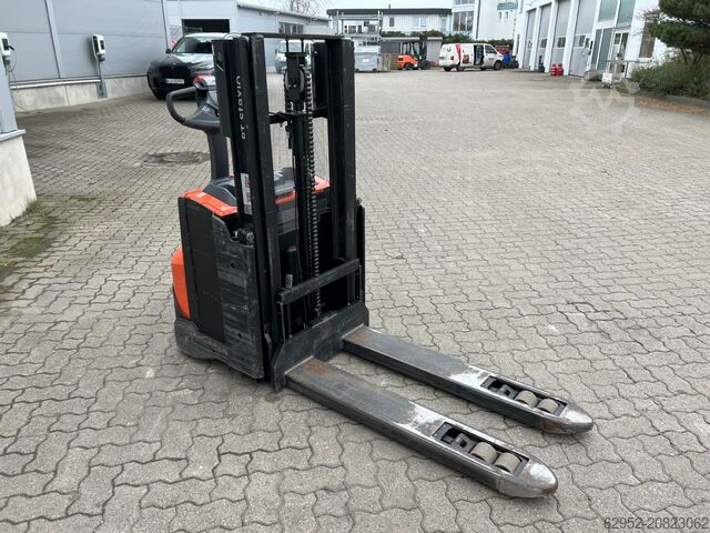 Hochhubwagen Toyota SWE 200 D