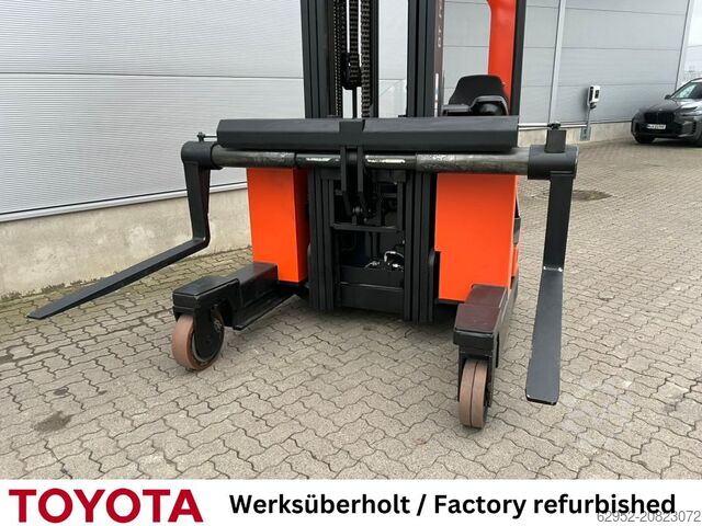 Vierwege Schubmaststapler Toyota FRE 270