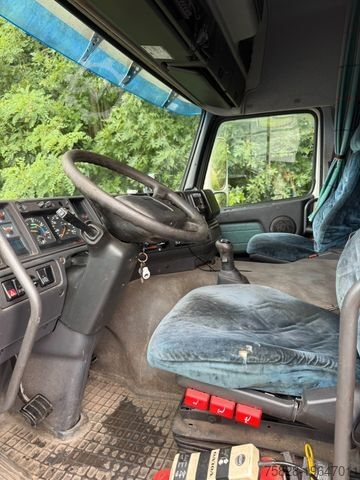 Box truck VOLVO FM7      Blumenkoffer 7,40 meter / Klima