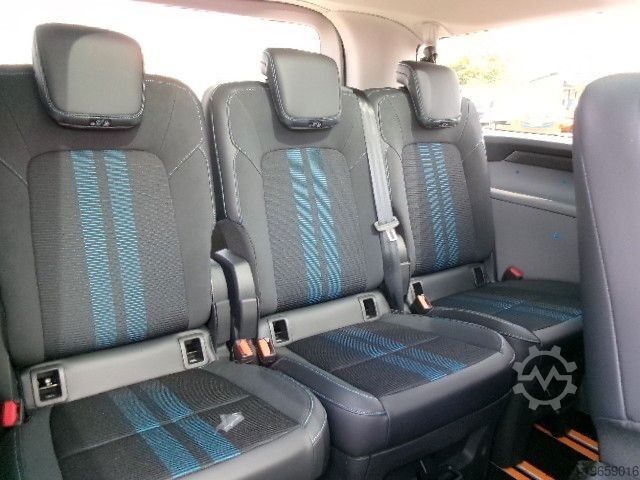Minibus FORD Tourneo Custom 320L2 Sport 4x4 AHK Exklusiv ACC
