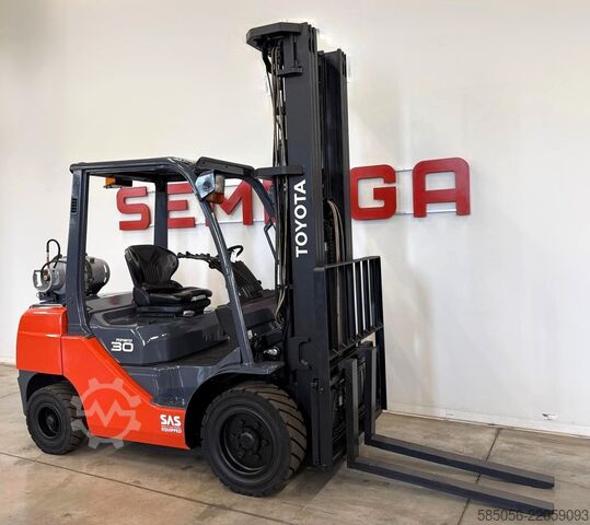 Forklift Toyota 11252 - 8FGF30