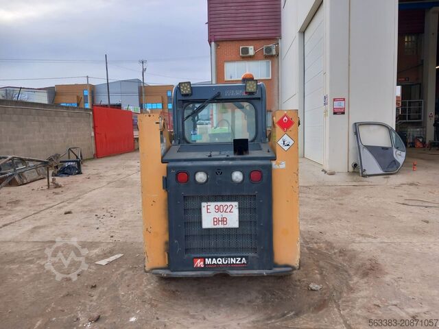 Loader Mustang 1350R