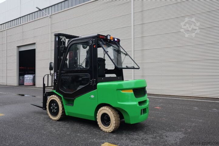 Electric 4-wheel forklift Noblelift CPD38-A