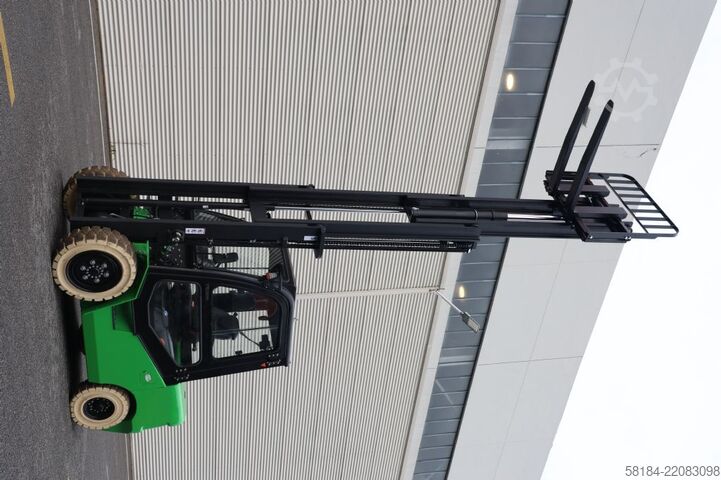 Electric 4-wheel forklift Noblelift CPD38-A