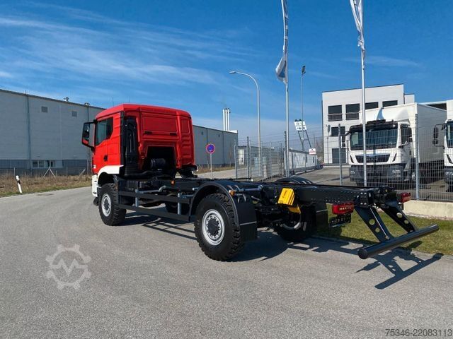 Truck chassis MAN TGM 18.250 4x4 BB/Fahrgestell/3-Sitze/Neu