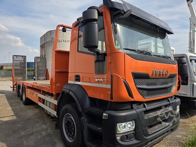 Flatbed with ramps for vehicle transport Iveco Stralis AD 260S36