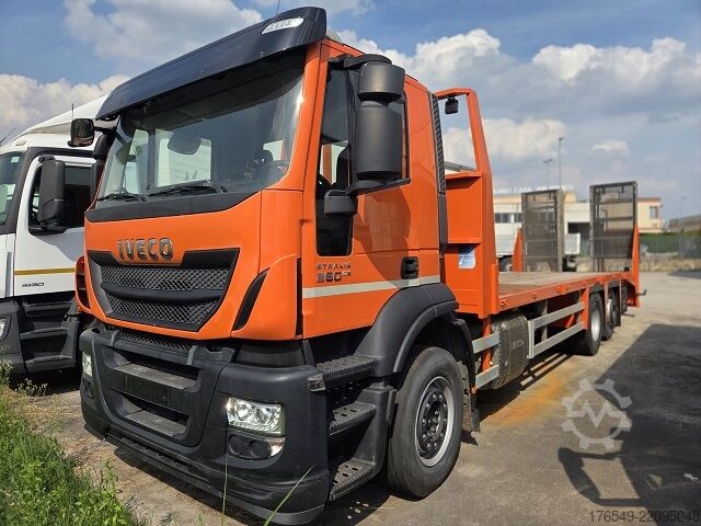 Flatbed with ramps for vehicle transport Iveco Stralis AD 260S36