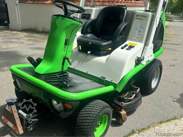Van  Etesia H124D Profi Aufsitzmäher