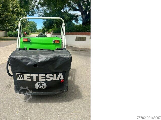 Van  Etesia H124D Profi Aufsitzmäher