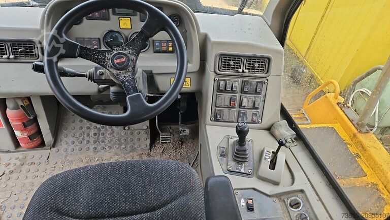 Articulated Dump Truck Moxy MT 41