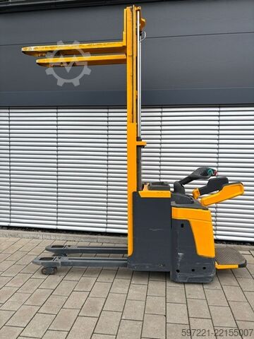 Pallet Stackers Jungheinrich ERD 220 KLPF