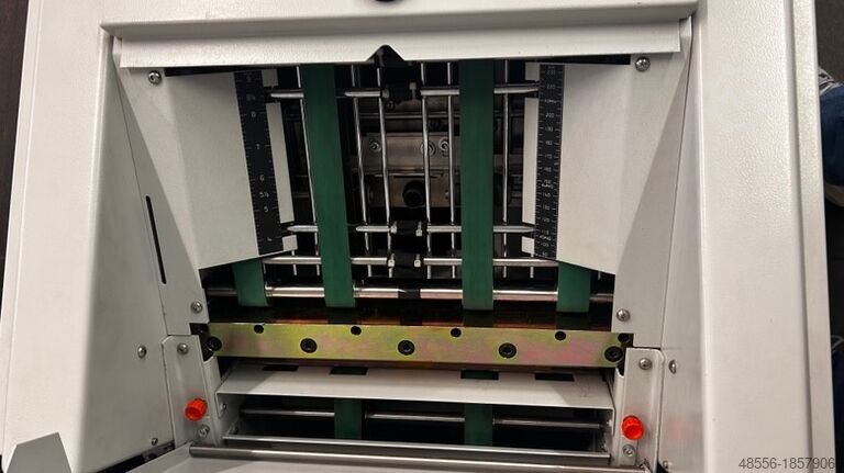 Brochure production system WATKISS Slim Vac ZTM + BookMaster und TrimMaster